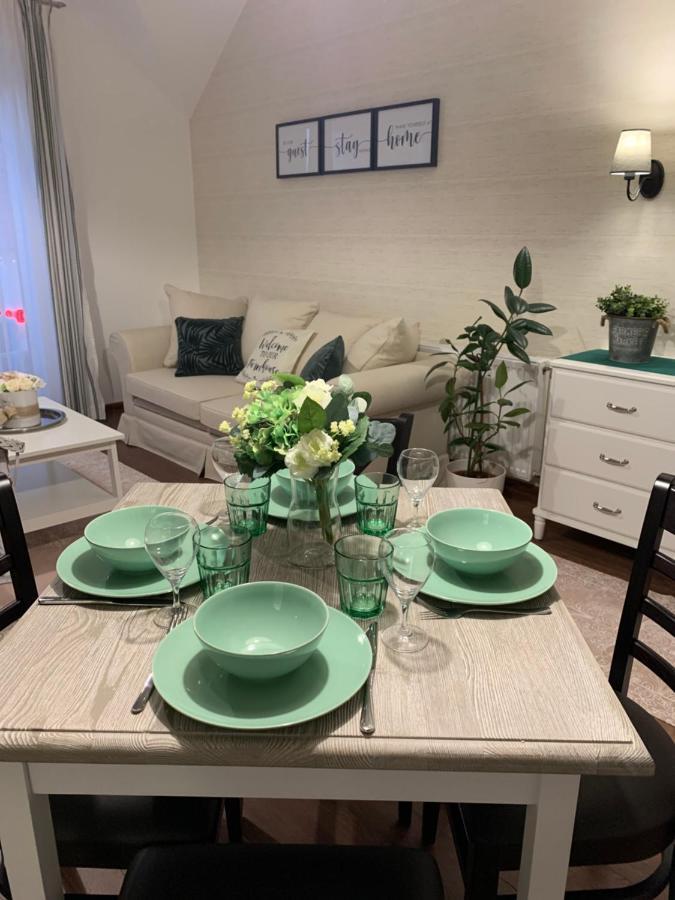 Monarchia Cottage Apartman Mosonmagyaróvár Exteriör bild