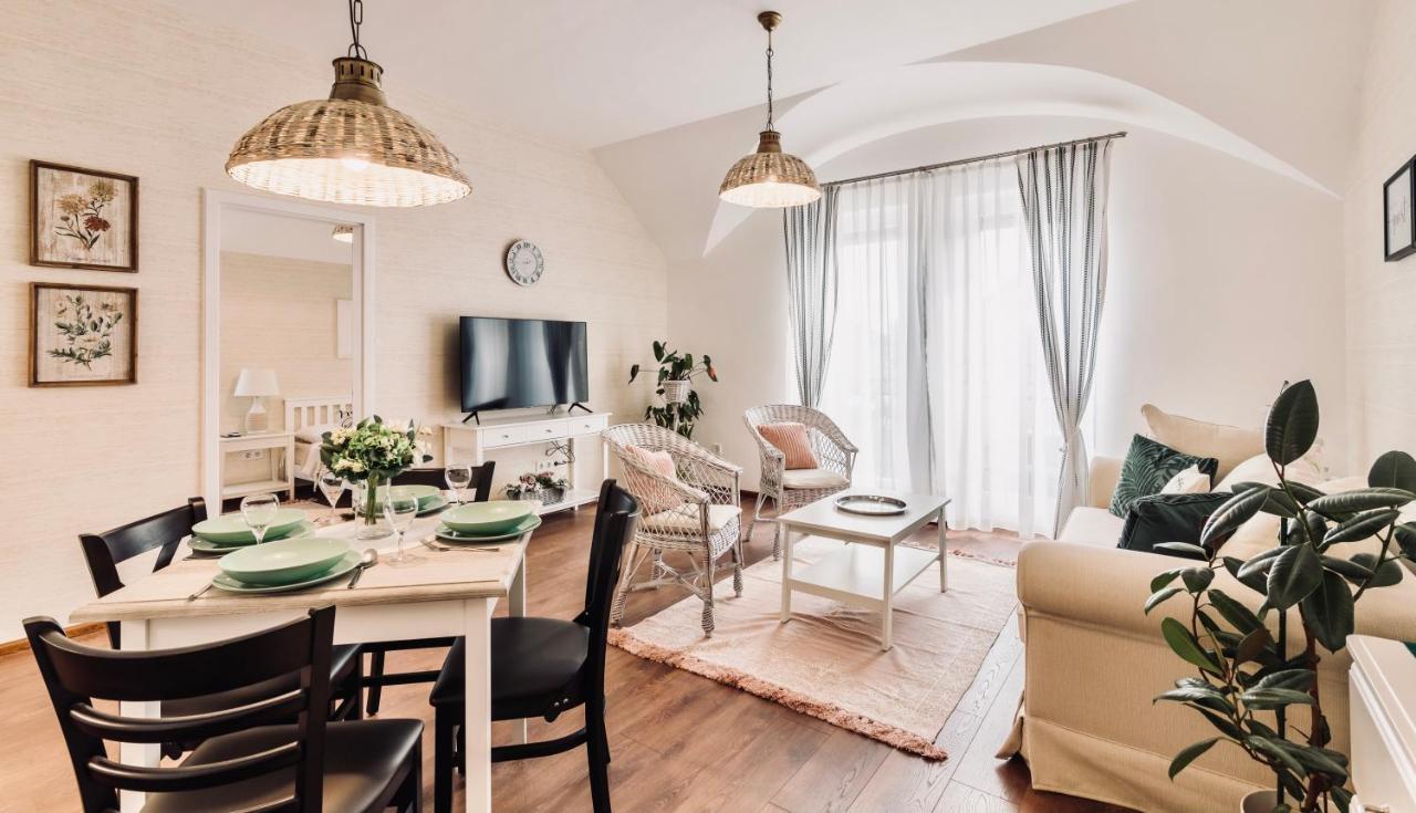 Monarchia Cottage Apartman Mosonmagyaróvár Exteriör bild