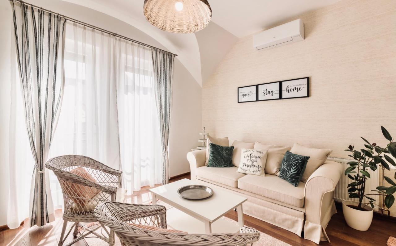 Monarchia Cottage Apartman Mosonmagyaróvár Exteriör bild