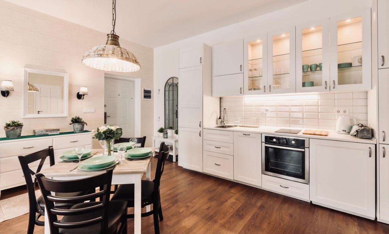 Monarchia Cottage Apartman Mosonmagyaróvár Exteriör bild