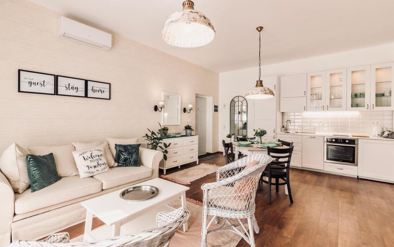 Monarchia Cottage Apartman Mosonmagyaróvár Exteriör bild